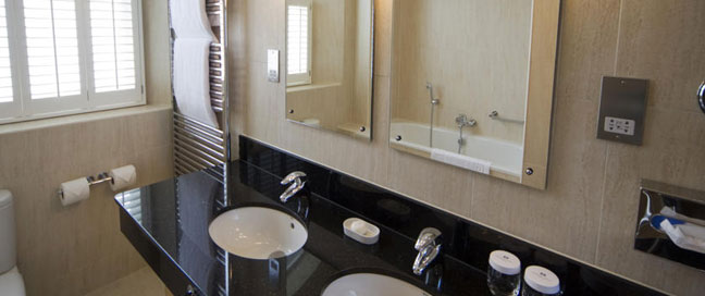 Oakley Hall Hotel Courtyard Bathroom Oakley Hall Hotel Courtyard Bathroom